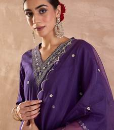 Ethnic Motifs Embroidered Regular Thread Work Kurta With Trousers & Dupatta