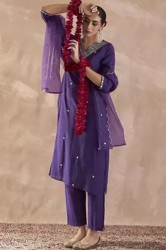 Ethnic Motifs Embroidered Regular Thread Work Kurta With Trousers & Dupatta