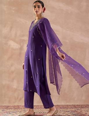 Ethnic Motifs Embroidered Regular Thread Work Kurta With Trousers & Dupatta 3