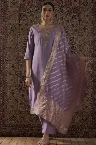 Ethnic Motifs Embroidered Round Neck Thread Work Kurta With Trousers & Dupatta
