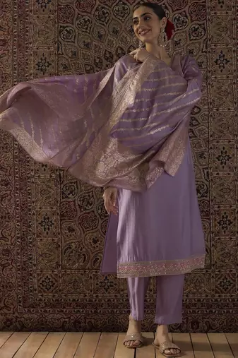 Ethnic Motifs Embroidered Round Neck Thread Work Kurta With Trousers & Dupatta