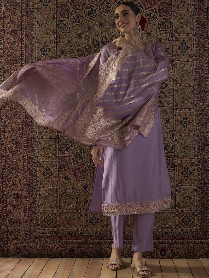 Ethnic Motifs Embroidered Round Neck Thread Work Kurta With Trousers & Dupatta
