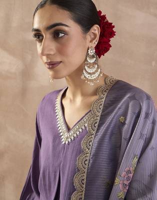 Regular Thread Work V Neck Kurta With Trousers & Dupatta 3