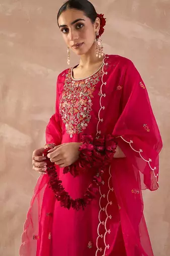 Floral Embroidered Straight Thread Work Kurta With Trousers & With Dupatta