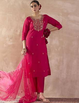 Floral Embroidered Straight Thread Work Kurta With Trousers & With Dupatta 3