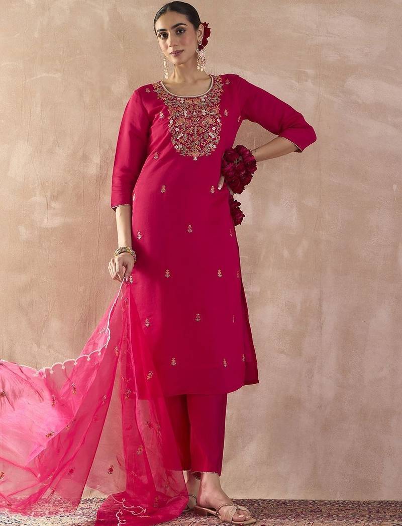 Floral Embroidered Straight Thread Work Kurta With Trousers & With Dupatta