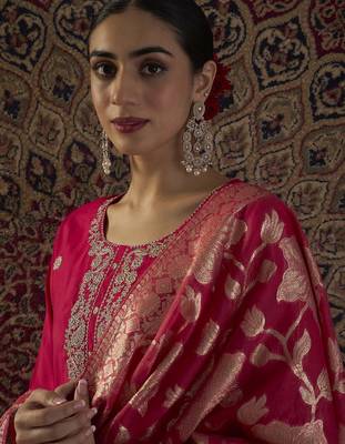 Floral Embroidered Thread Work Round Neck Straight Kurta With Trouser & Dupatta 2