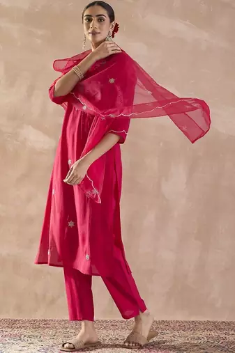 Ethnic Motifs Embroidered V-Neck Thread Work Kurta With Trousers & Dupatta