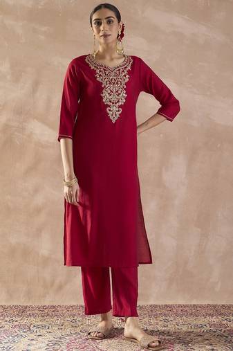 Floral Embroidered Round Neck Thread Work Kurta With Trouser