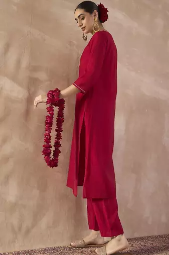 Floral Embroidered Round Neck Thread Work Kurta With Trouser