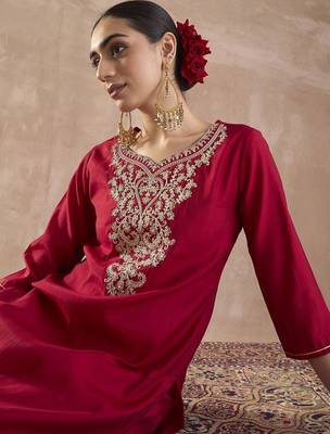 Floral Embroidered Round Neck Thread Work Kurta With Trouser 7