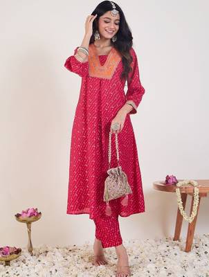 Women Ethnic Motifs Embroidered Regular Thread Work Silk Kurta with Trousers 1