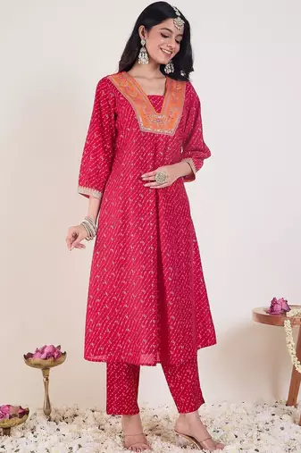 Women Ethnic Motifs Embroidered Regular Thread Work Silk Kurta with Trousers
