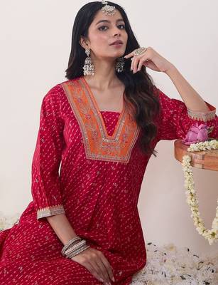 Women Ethnic Motifs Embroidered Regular Thread Work Silk Kurta with Trousers 6