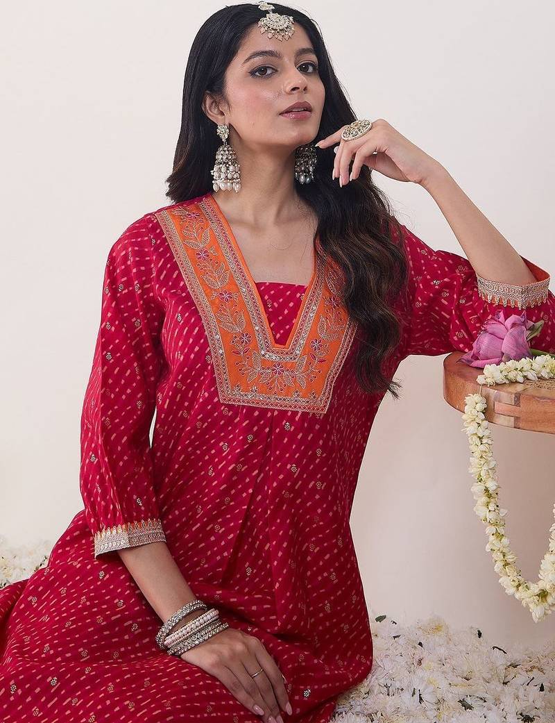 Women Ethnic Motifs Embroidered Regular Thread Work Silk Kurta with Trousers