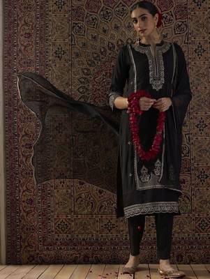 Embroidered Notch Neck Sequinned Straight Kurta With Trousers & Dupatta 1