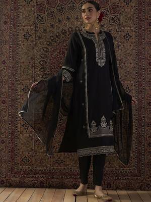 Embroidered Notch Neck Sequinned Straight Kurta With Trousers & Dupatta 4