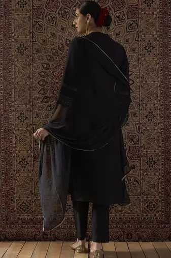 Embroidered Notch Neck Sequinned Straight Kurta With Trousers & Dupatta