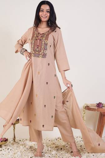 Ethnic Motifs Embroidered Thread Work Kurta With Trousers & Dupatta