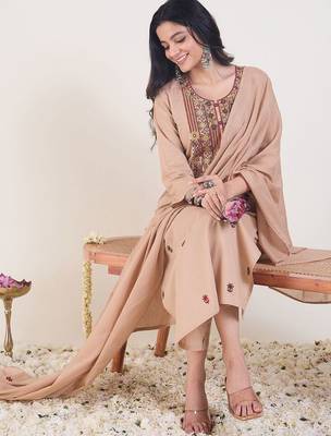 Ethnic Motifs Embroidered Thread Work Kurta With Trousers & Dupatta 4
