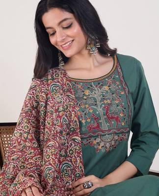 Ethnic Motifs Embroidered Regular Thread Work Kurta With Trousers & Dupatta 2