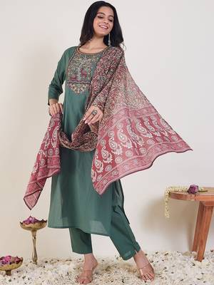 Ethnic Motifs Embroidered Regular Thread Work Kurta With Trousers & Dupatta 3