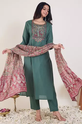 Ethnic Motifs Embroidered Regular Thread Work Kurta With Trousers & Dupatta