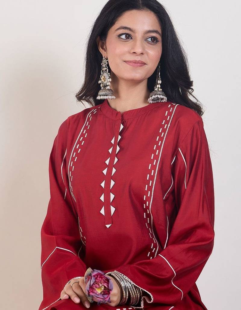 Ethnic Motifs Embroidered Mandarin Collar Thread Work Kurta With Trousers