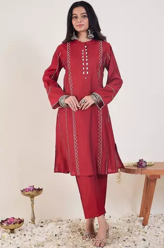 Ethnic Motifs Embroidered Mandarin Collar Thread Work Kurta With Trousers