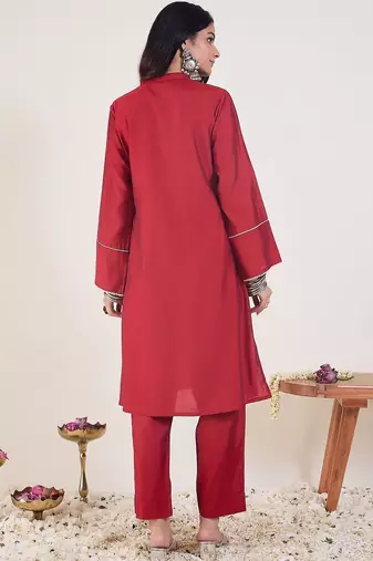 Ethnic Motifs Embroidered Mandarin Collar Thread Work Kurta With Trousers