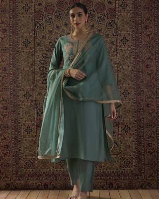 Ethnic Motifs Embroidered Thread Work Straight Kurta With Trousers & Dupatta 1