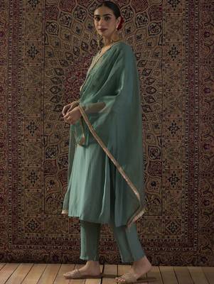 Ethnic Motifs Embroidered Thread Work Straight Kurta With Trousers & Dupatta 2