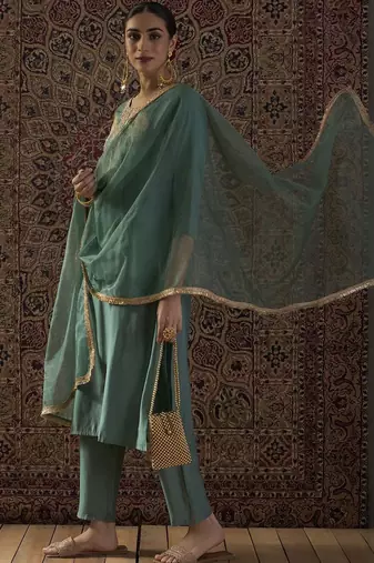 Ethnic Motifs Embroidered Thread Work Straight Kurta With Trousers & Dupatta