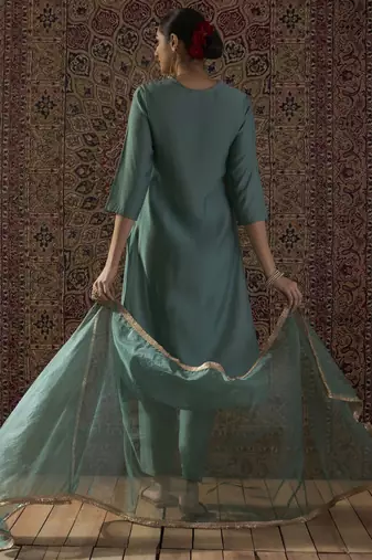 Ethnic Motifs Embroidered Thread Work Straight Kurta With Trousers & Dupatta