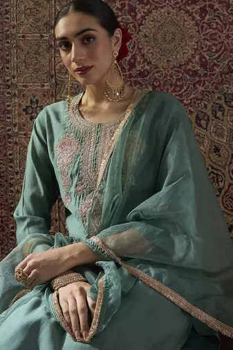 Ethnic Motifs Embroidered Thread Work Straight Kurta With Trousers & Dupatta