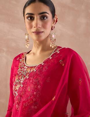Floral Embroidered Regular Thread Work Straight Kurta With Trousers & Dupatta 3