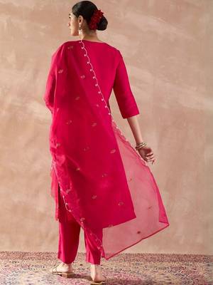 Floral Embroidered Regular Thread Work Straight Kurta With Trousers & Dupatta 5