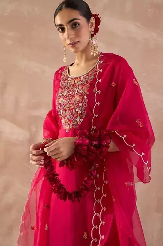 Floral Embroidered Regular Thread Work Straight Kurta With Trousers & Dupatta