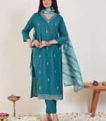 Ethnic Motifs Embroidered Thread Work Kurta with Trousers & With Dupatta