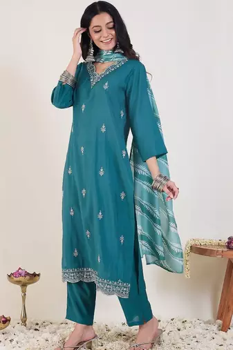 Ethnic Motifs Embroidered Thread Work Kurta with Trousers & With Dupatta