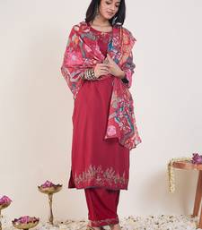 Floral Embroidered Regular Thread Work Kurta With Palazzos & Dupatta