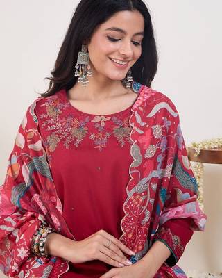 Floral Embroidered Regular Thread Work Kurta With Palazzos & Dupatta 2