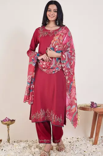 Floral Embroidered Regular Thread Work Kurta With Palazzos & Dupatta