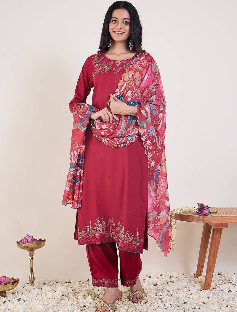 Floral Embroidered Regular Thread Work Kurta With Palazzos & Dupatta