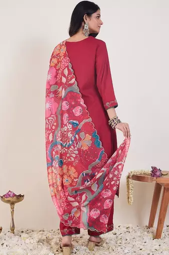 Floral Embroidered Regular Thread Work Kurta With Palazzos & Dupatta