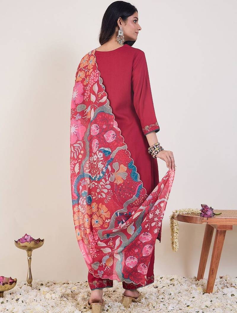Floral Embroidered Regular Thread Work Kurta With Palazzos & Dupatta
