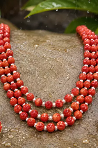 Red coral bead 3-layer necklace set with pearl stud earrings