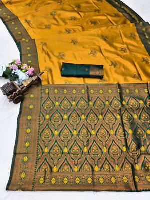 Green gold silk blend saree with unstitched blouse piece 6