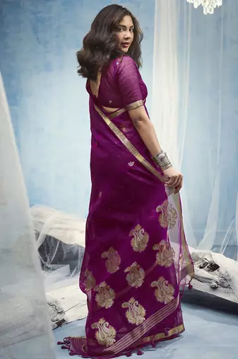Magenta pure munga silk blend handloom saree and contrast weaving border with organza pallu