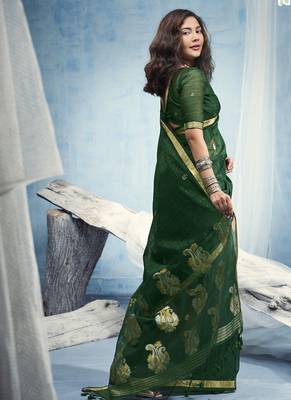 Green pure munga silk blend handloom saree and contrast weaving border with organza pallu 2